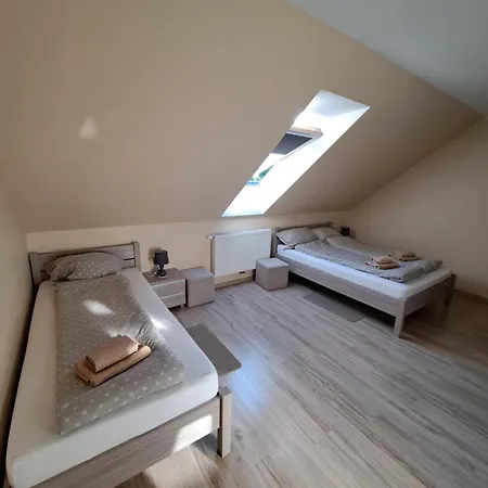 招待所 Skibike House 3*